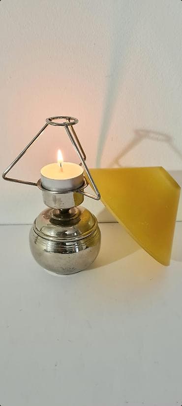Sveće i svećnjaci: - Prodajem stari stoni kolekcionarski svećnjak u obliku lampe sa — 8