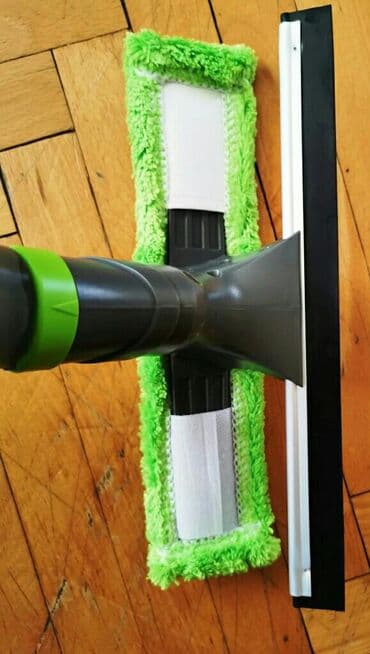 Kućna hemija i proizvodi za kuću: - Cistac prozora sa prskalicom 220ml - Glava 250mm - Mikrofiber krpa — 1