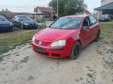 gumeni opanci cena: Volkswagen Golf V – hečbek, 5 vrata, crvena boja. Motor TDI dizel — 5