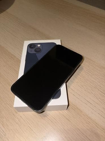 Apple iPhone 13, plava boja, sa kutijom. Ključne karakteristike: -