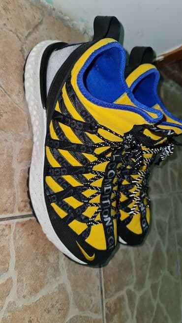 patike sa znakom n: Nike ACG React Terra Gobe patike – žuto/crna kombinacija sa plavim — 2