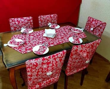 prekrivač za stolice: 🎅🤶NOVOGODISNJI SET 🎅🤶 Set za 4 osobe Cena je 2.700 dinara Set za 6 — 4