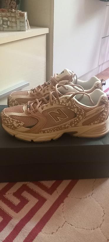 Lične stvari: New Balance nove patike, samo probane,broj40.5.Kupljene u N — 1