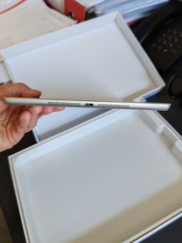 stajler za kosu 5 u 1 iskustva: HITNOOOO Ipad Air 16gb memorije IOS 12 savršen za surfovanje — 7
