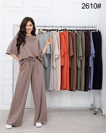 Women's Footwear: Komplet trenerka: 3100 dinara — 3