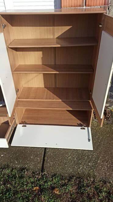 Sofas and couches: Dressers — 4