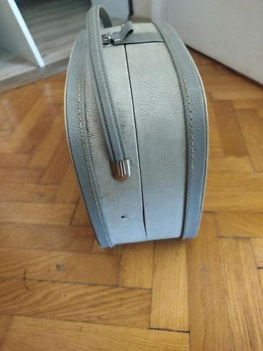 gramofon sa trubom: Stari retro gramofon u koferu vintage Radi ali potenciometri zezaju — 7