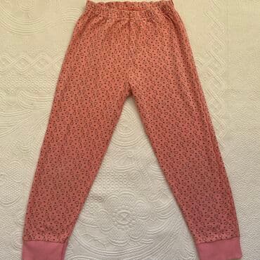 Bodiji i zeke za bebe: Pidzama za devojcice
Nosena,ali se moze jos nositi
Velicina 9 god — 5