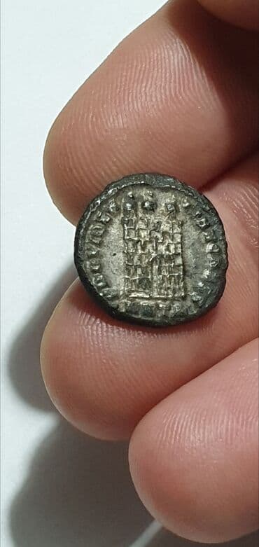 nevina i lepa 1 epizoda sa prevodom: ☆ Licinius II “Small Portrait & Camp Gate” Heraclea 318-320 AD — 6