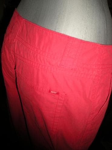 ESPRIT PANTALONE Letnje 3/4 pantalone, crvene boje. Veličina 36 na lalafo.rs ESPRIT PANTALONE Letnje 3/4 pantalone, crvene boje. Veličina 36