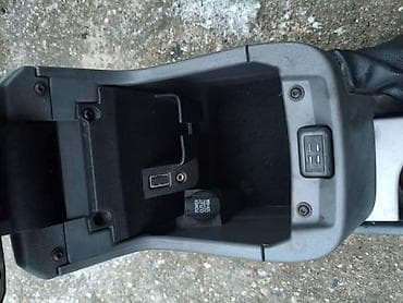 ventilator auto 24v: NASLON ZA RUKU ZA FORD FOCUS OD 2008. DO 2011. GOD. | Naslon za ruku — 4