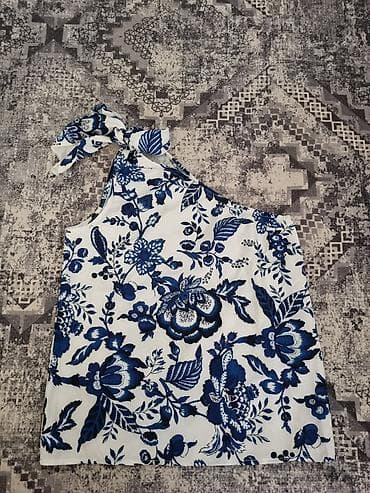 Asimetrična bluza na jedno rame sa mašnom - Model: bluza/top na jedno