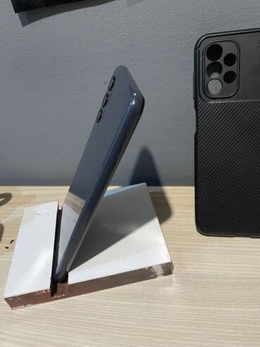 vertikalne pegle na paru: Samsung Galaxy A13, 64 GB, bоја - Crna — 3