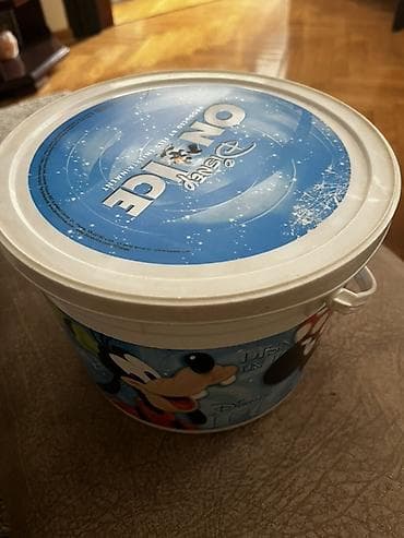 police za piljaru: 2 Disney On Ice plastična kanta sa poklopcem i ručkom. Cena je za — 3