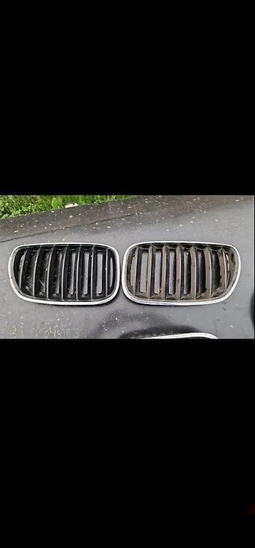 GRIL MASKA BMW X5 E53 | Cena je za par na lalafo.rs GRIL MASKA BMW X5 E53 | Cena je za par