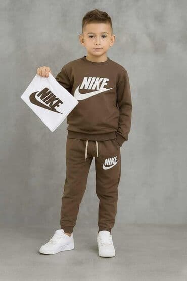 Tracksuit sets: 👇🏻👇🏻TRODELNI SETOVI👇🏻👇🏻 💰💰2750 din ili dva 4500din💰💰 Set sadrzi — 18
