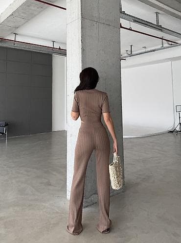 torba mona crna: Kompleti 2500dinara
Duzina 120 cm nogavica
Boje crna siva braon bez — 5