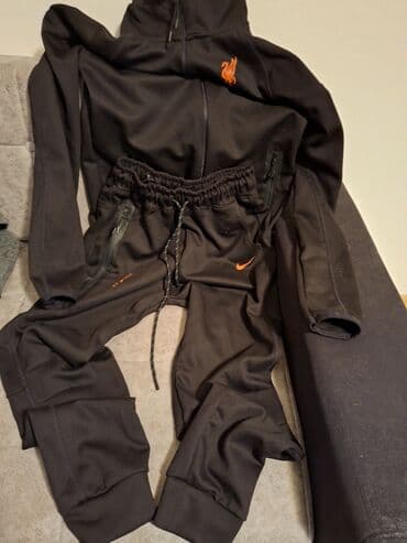 beli sako i crne pantalone: Sportski komplet (dukserica sa kapuljačom + donji deo trenerke) - — 1