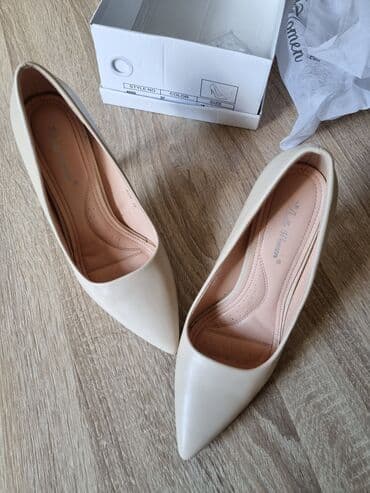 crop top c a: Pumps, Africa, 38 — 3
