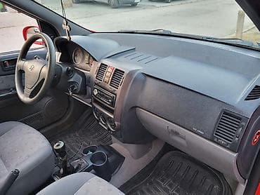 Hyundai Getz 1.4 2003. godište Kilometraža:202.000 km Gorivo:Benzin — 5