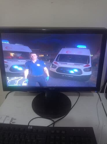 radio savica: Desktop računar koji sadrži monitor, kućište, tastaturu i miš. Monitor — 6