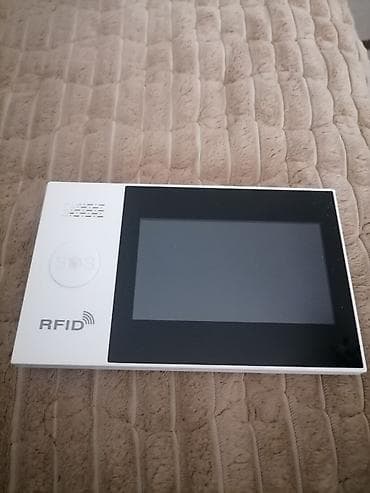 muzika na usb za auto: RFID GSM/Alarm kontrolna tabla sa ekranom i SOS tasterom Opis: - — 2