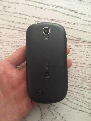 polovni ajfon telefoni: Samsung Galaxy A Quantum, < 2 GB, bоја - Crna, Sa tastaturom — 3
