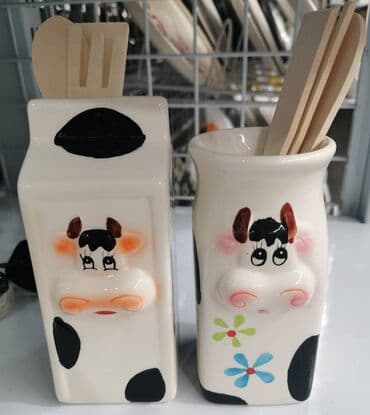 Kuhinjski zanimljiv dodatak kravica. Novo,nekorisceno. Kontakt