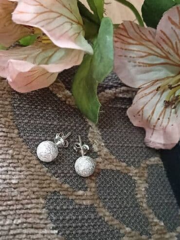 srebrna ogrlica sa krsticem: Screwback earrings, Material: Silver — 3