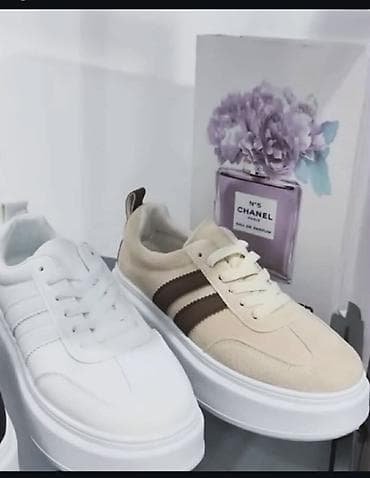 ugg papuce sa platformom: Moderne uniseks patike sa platformom - Dizajn: nizak profil sa — 1