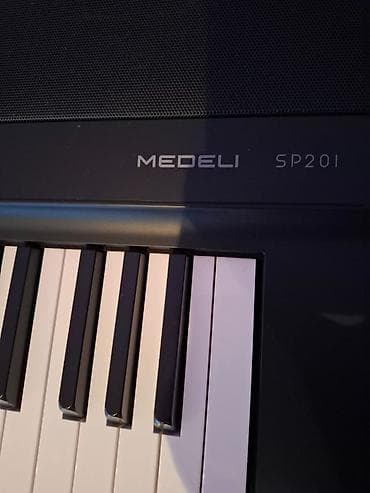 Na prodaju električni klavir, MEDELI SP201, korišćen godinu dana — 5