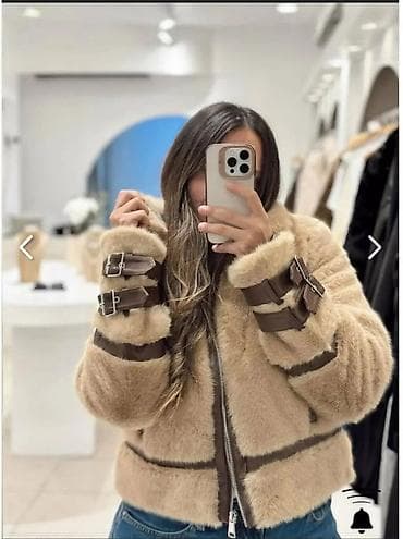 Ostala ženska odeća: Ženska kratka jakna od veštačkog krzna u bež boji sa detaljima od — 1