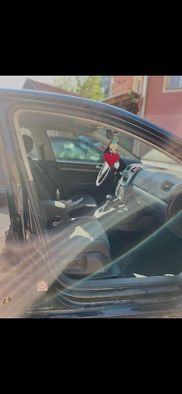 sto za crtanje kupujemprodajem: Volkswagen Golf V – hečbek, crna boja, 5 vrata. Glavne — 4