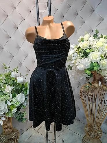 Haljine: Haljina na bretele sa sitnim tačkicama - Model: kratka haljina — 3