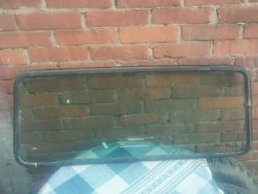 zadnje stop svetlo: Staklo zadnjih vrata Lada Niva. Polovno, ocuano. Skinuto sa — 6