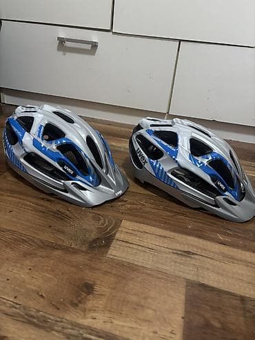 Sport i razonoda: Kacige za biciklo vel obim 52-57 cm su u odlicnom stanju sa sitnim — 6