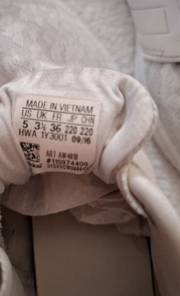 deda mraz na merdevinama cena: Adidas, Veličina - 36 — 12