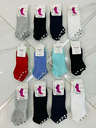 calvin clein: Nazuvice 
12 pari 1700din

T — 1