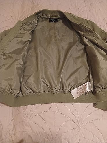 ps nova kolekcija haljine: Zelena bomber jakna - Klasican bomber kroj sa rebrastim ranflama na — 5