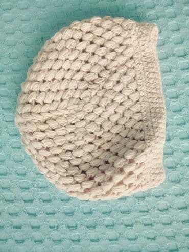 Ostale dečije stvari: Svo troje rucni rad, dve kape i jedne zepice, za devojcicu, 2-3 — 3