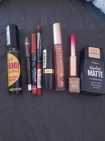 AKCIJA SAMO JOS DANAS Kozmetički set – više brendova Sadržaj: -