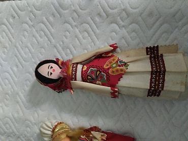 armani cipele: Kolekcija ukrasnih lutaka u narodnim nošnjama – set od više komada - — 6