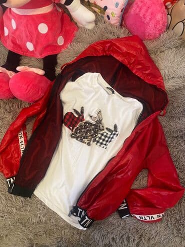 crop top sako: Komplet majica i jakna samo 1600 din akcija
Jeftino — 1