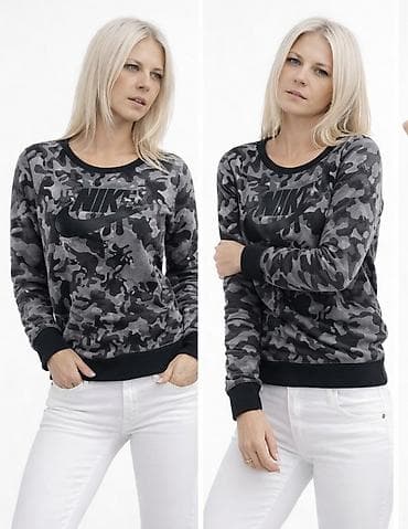 nike top: Nike ženski duks sa okruglim izrezom, sivi kamuflažni print. - Model — 3