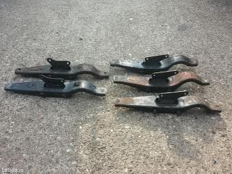 Nosač menjača Lada 7 Riva. Ima nosača za menjač sa 4 i nosača menjača