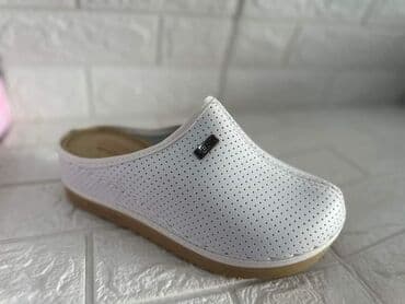 crocs zenske klompe: 36-41
1500din — 13