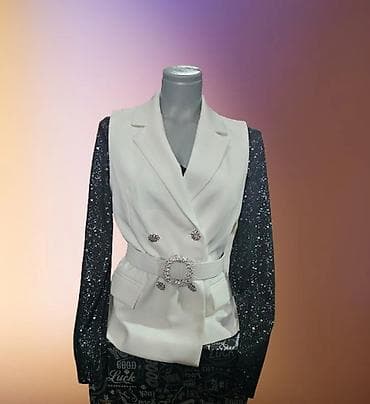 Prsluk je deo kompleta. Vel 36-42 na lalafo.rs Prsluk je deo kompleta. Vel 36-42