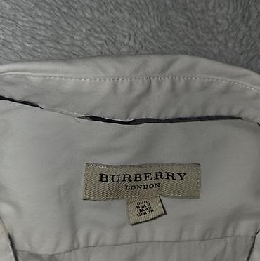 pool and bear: Burberry London košulja za žene, bela, kratki rukav. - Model sa — 3