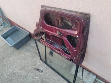 delovi auspuha: Vrata zadnja desna Lada 2104 Karavan(bordo). Skinuta sa rastavljenog — 15