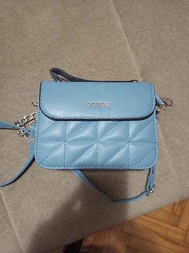 Guess ženska torbica preko ramena – svetloplava - Materijal: veštačka